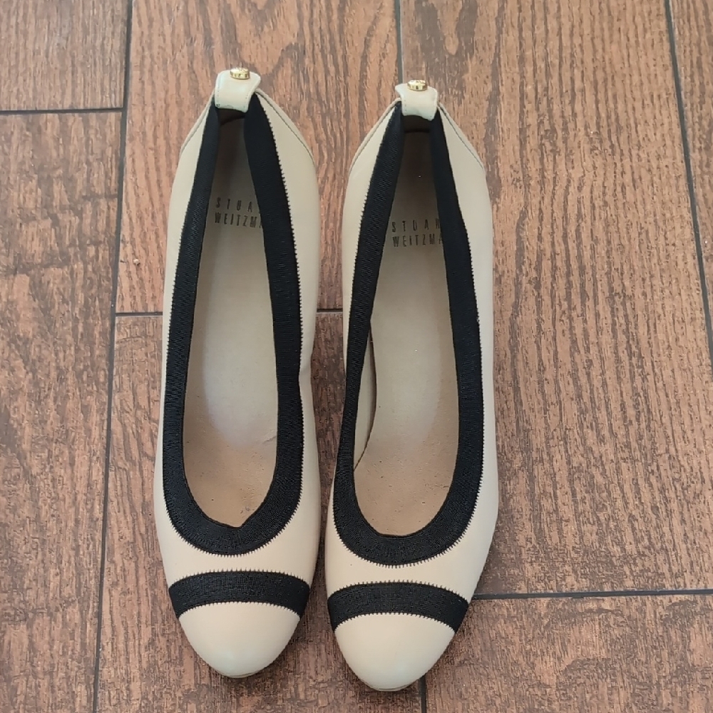 Stuart Weitzman Cream and Black Heels with Elegant Design